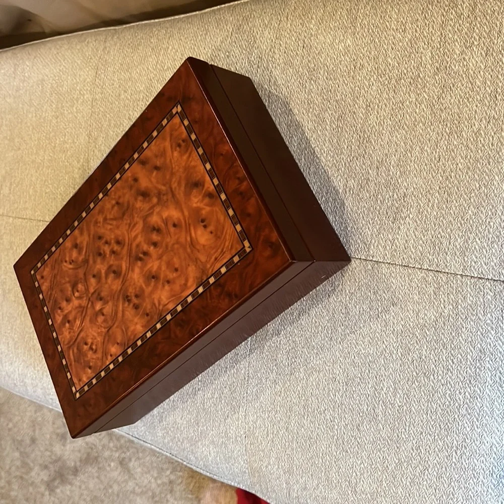 Mele wooden jewelry box - Picture 6 of 6